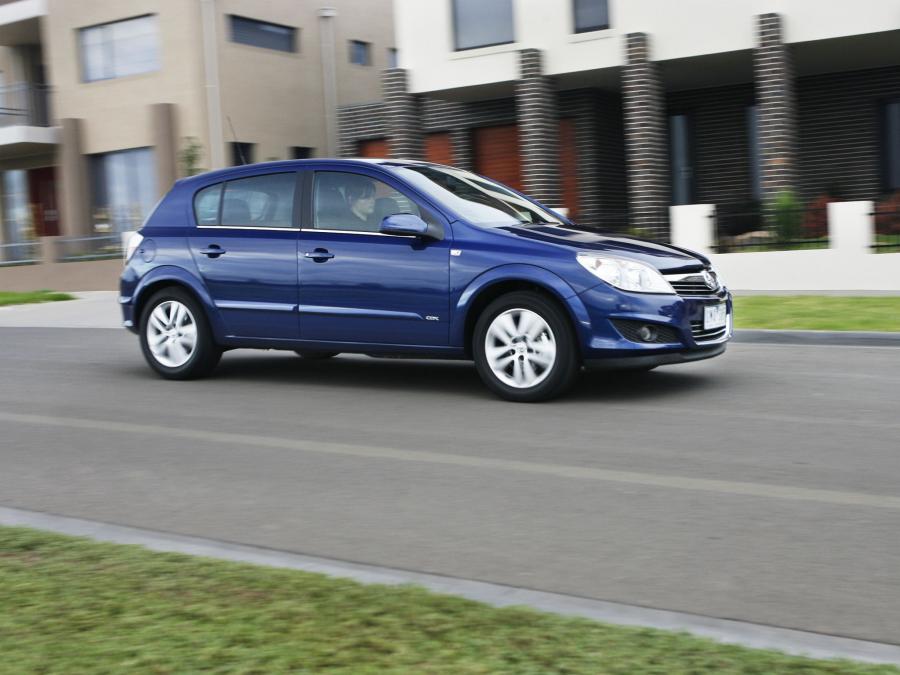  Holden Astra 5-Door 2005 года  (фото 10 из 16)